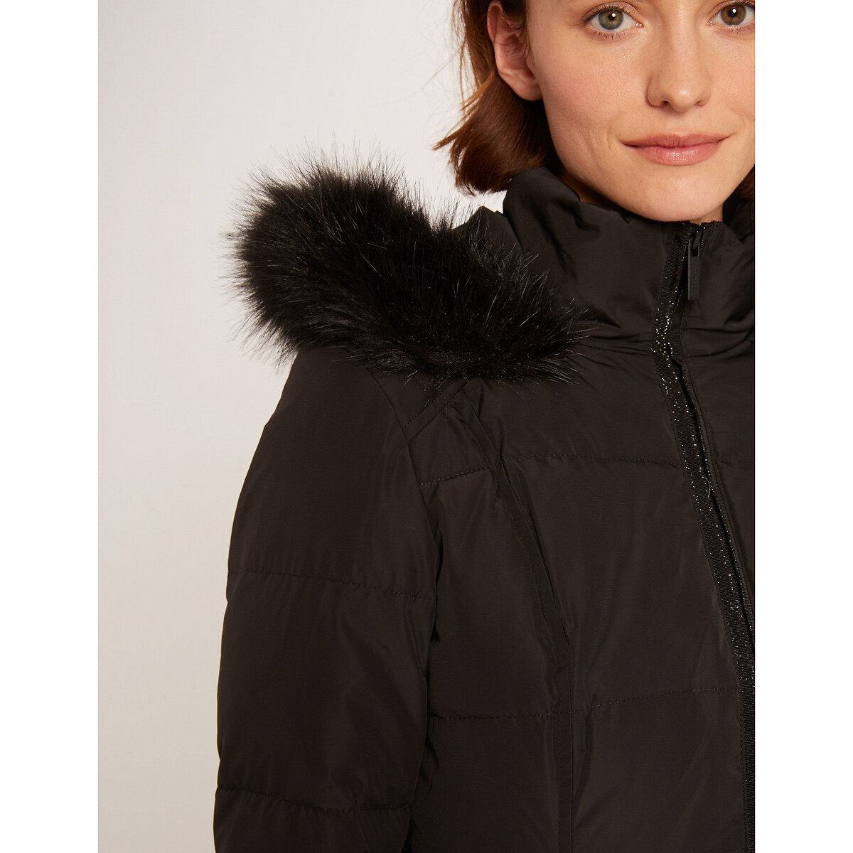 Куртка La Redoute Стеганая короткая с капюшоном и ремешком 36 (FR) - 42 (RUS) черный, размер 36 (FR) - 42 (RUS) Стеганая короткая с капюшоном и ремешком 36 (FR) - 42 (RUS) черный - фото 4