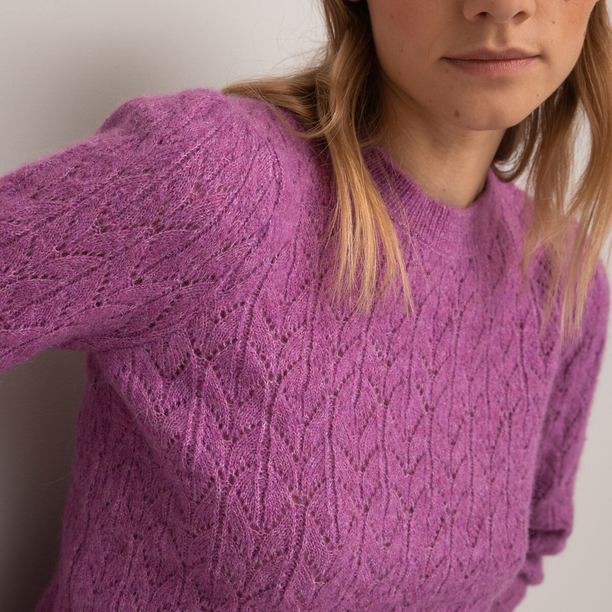 Пуловер с круглым вырезом из ажурного трикотажа XXL фиолетовый пуловер с круглым вырезом из тонкого ажурного трикотажа 4 года 102 см бежевый