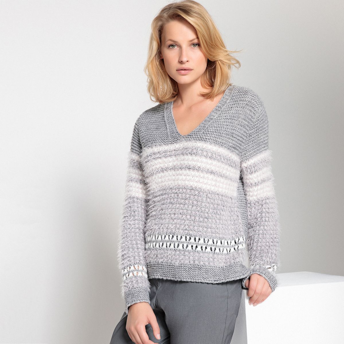 Pull col V motif jacquard, en grosse maille