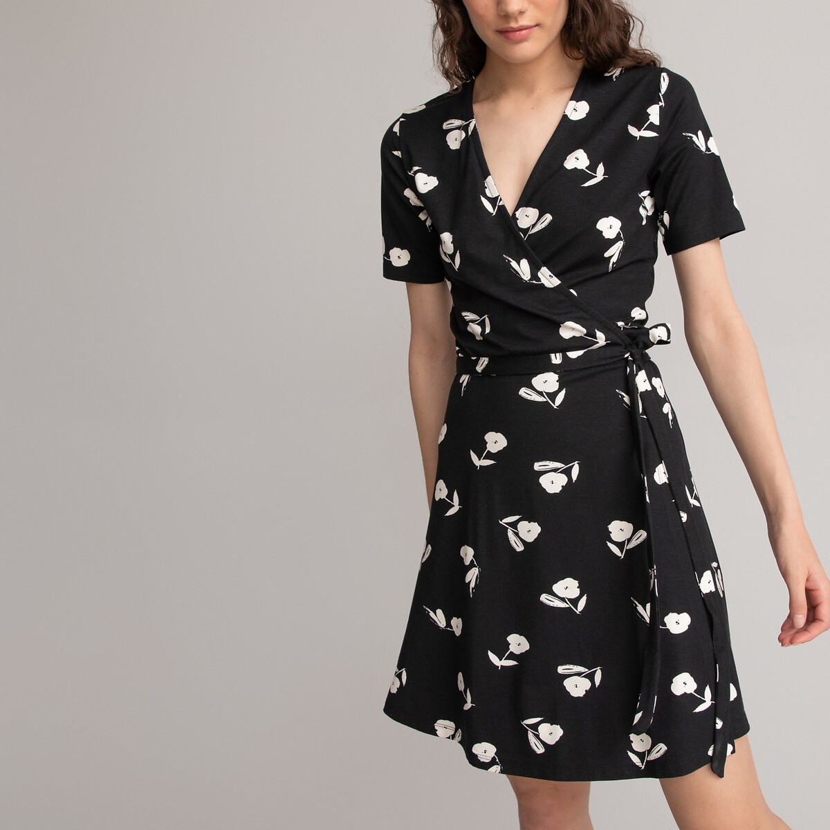 Платье С запахом и цветочным принтом короткие рукава M черный LaRedoute, размер M - фото 2