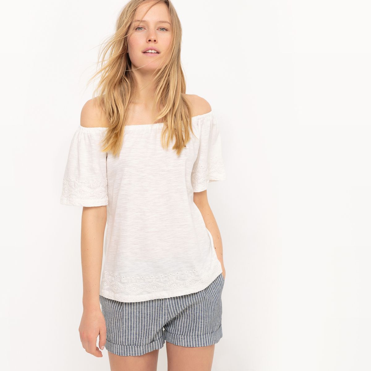 Blouse épaules dénudées, brodée