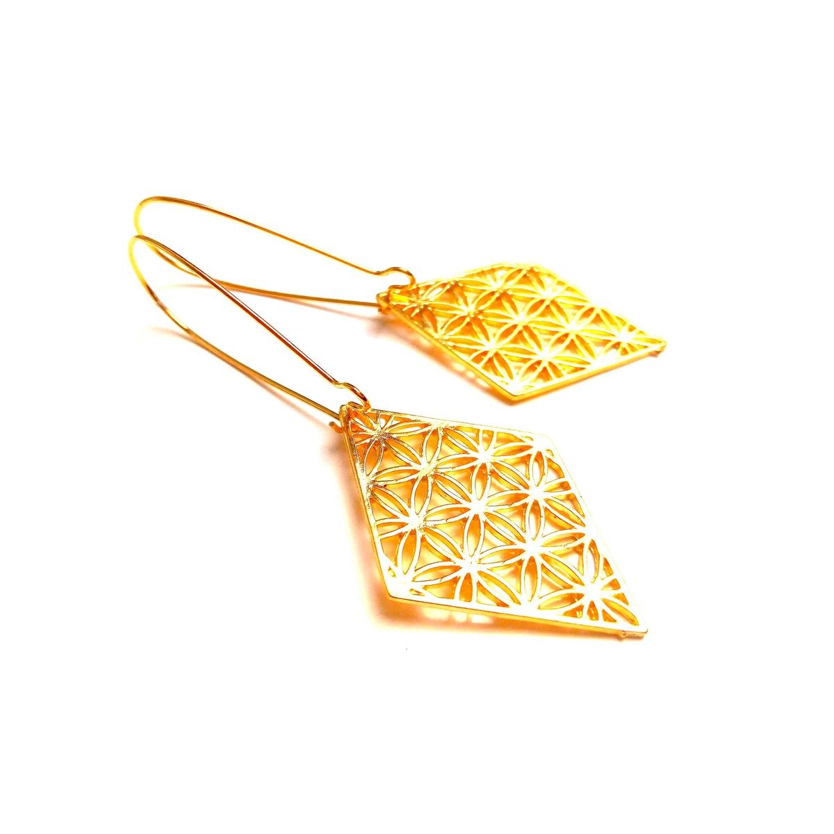 Boucles losanges filigrane asanoha japonais