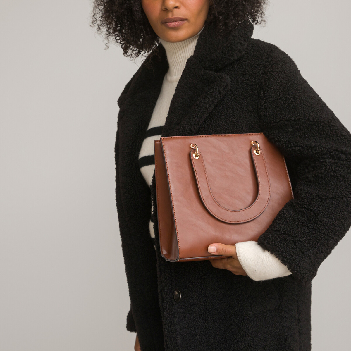 Сумка женская единый размер каштановый сумка шоппер лакированная с люверсами единый размер каштановый