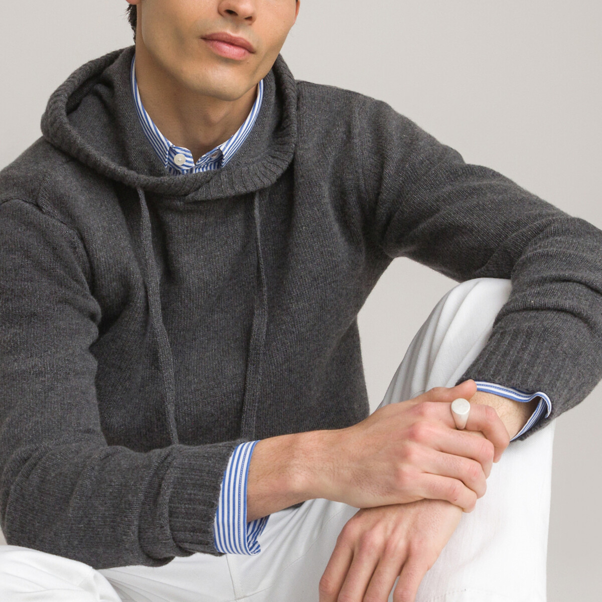 Пуловер С капюшоном из тонкого шерстяного трикотажа M серый