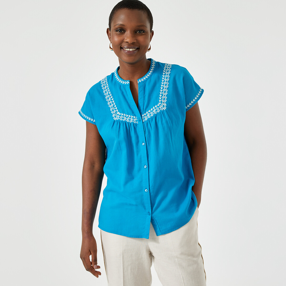 Блузка с вышивкой круглым вырезом короткими рукавами 52 (FR) - 58 (RUS) синий блузка с круглым вырезом и короткими рукавами 36 fr 42 rus синий