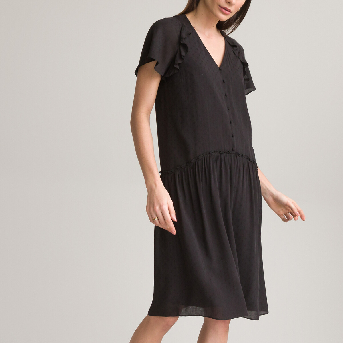 Платье Расклешенное средней длины с короткими рукавами 46 черный