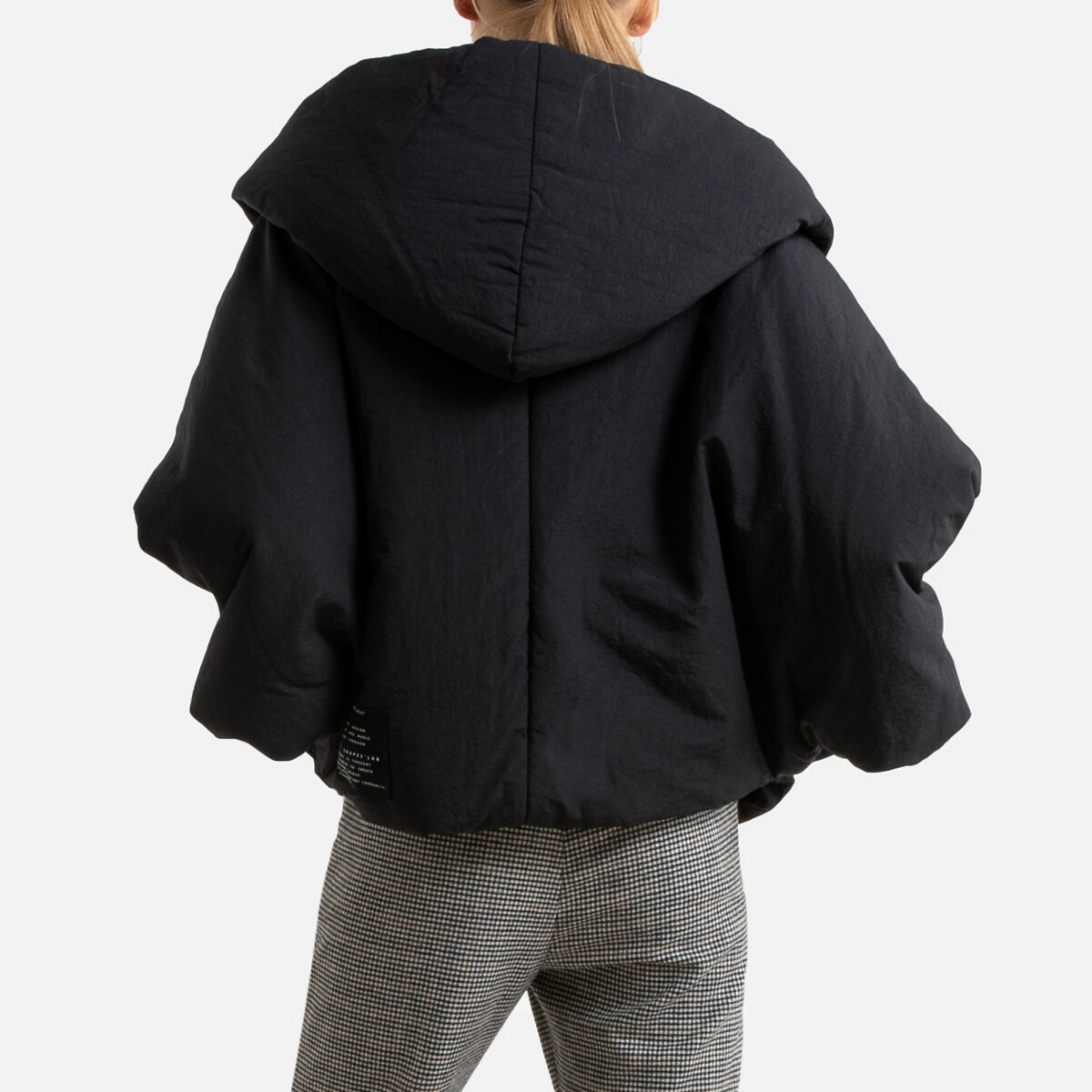 Куртка LaRedoute Стеганая короткая широкого покроя с капюшоном 40 (FR) - 46 (RUS) черный, размер 40 (FR) - 46 (RUS) Стеганая короткая широкого покроя с капюшоном 40 (FR) - 46 (RUS) черный - фото 4