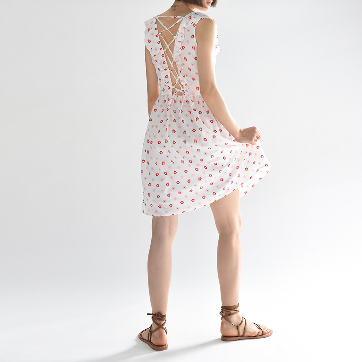 Платье MOLLY BRACKEN Короткое с рукавами с воланами шнуровка на спинке XS белый, размер XS - фото 2