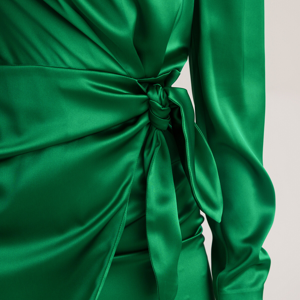 Платье Короткое с круглым вырезом длинные рукава 48 зеленый