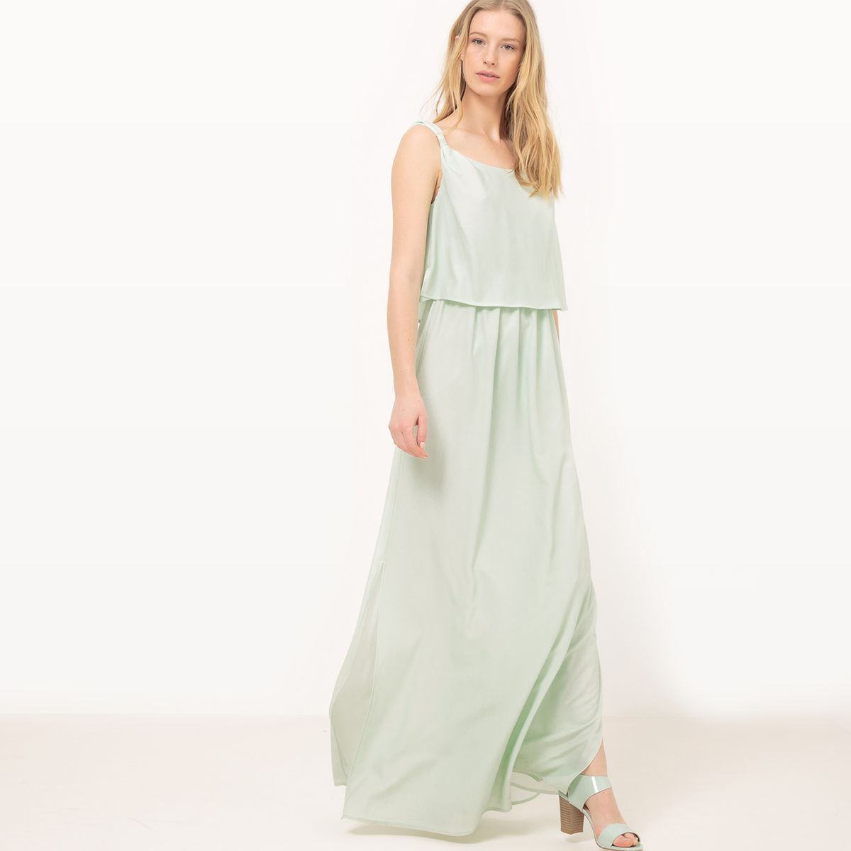 Robe longue sans manches