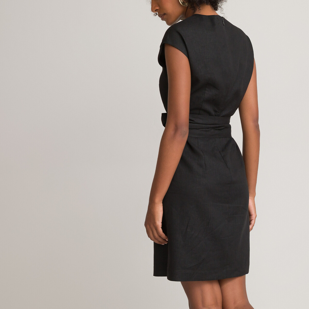 Платье LA REDOUTE COLLECTIONS Короткое с V-образным вырезом из смесового льна 54 черный, размер 54 - фото 4