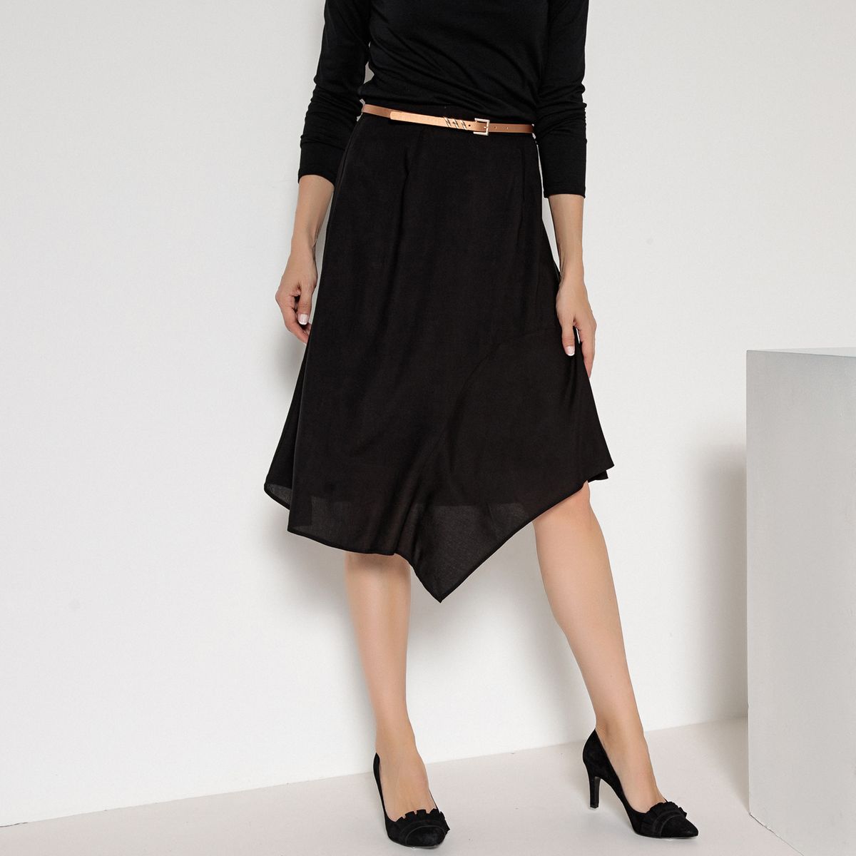 Jupe asymétrique, longueur midi