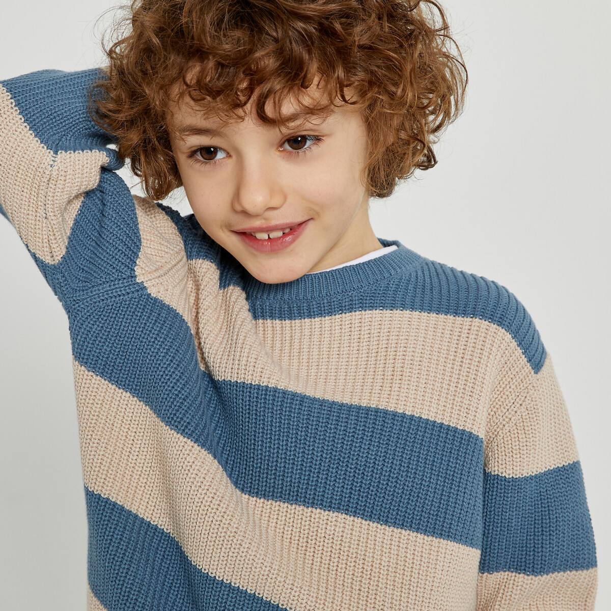Пуловер в полоску с круглым вырезом из объемного трикотажа 5 лет - 108 см бежевый пуловер в полоску с круглым вырезом из объемного трикотажа l синий