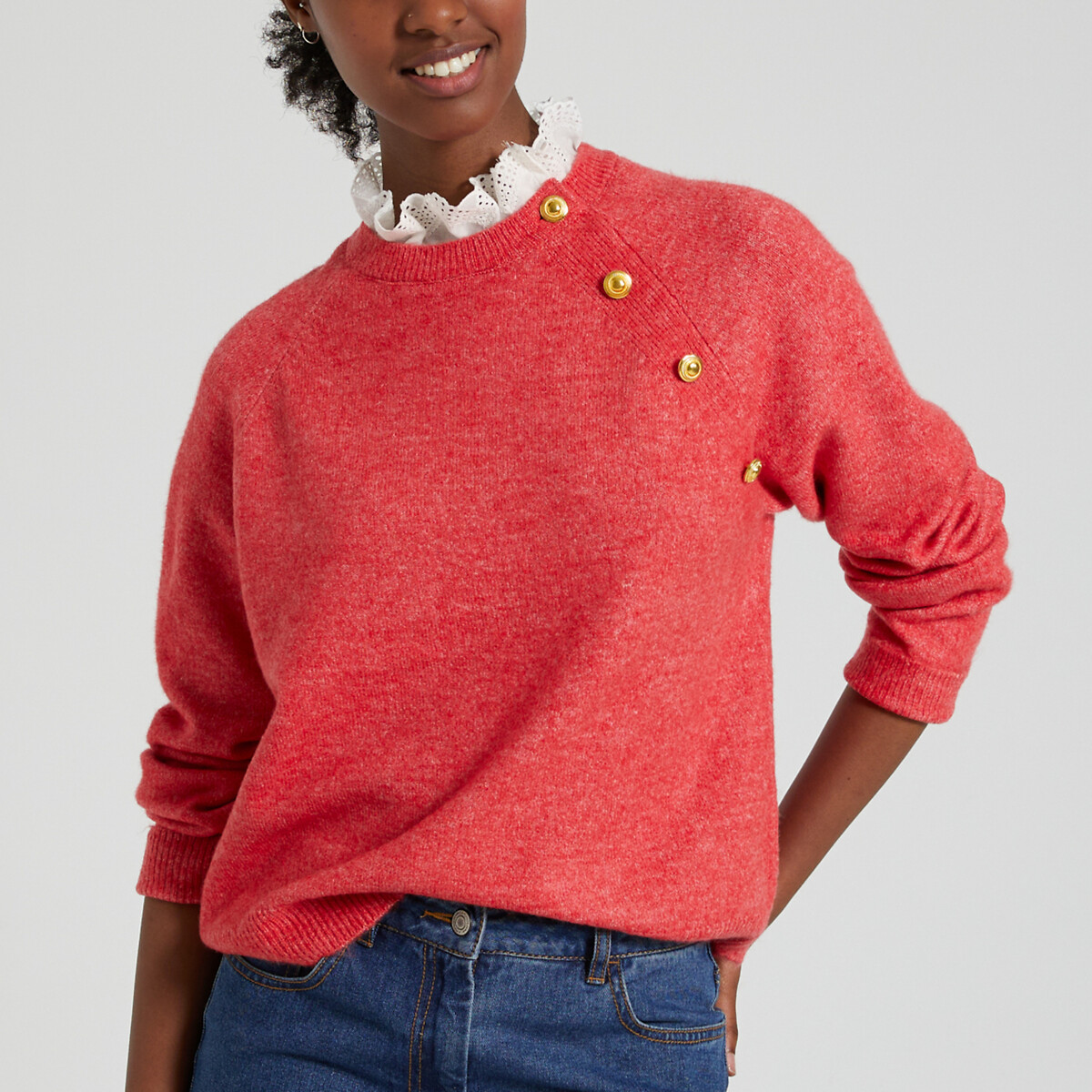 Пуловер из пышного трикотажа воротник с вышивкой M розовый