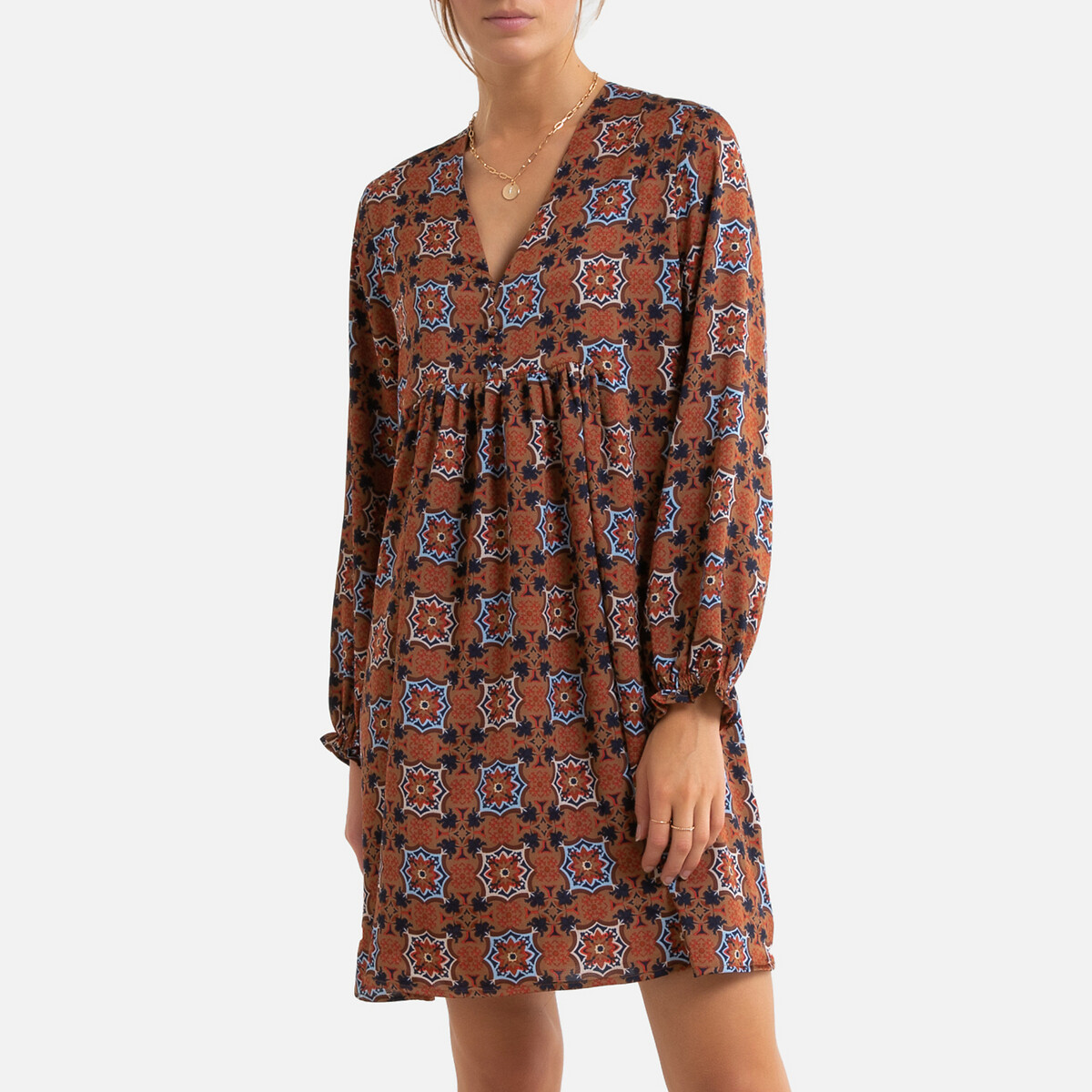 Robe courte évasée à motifs, col V