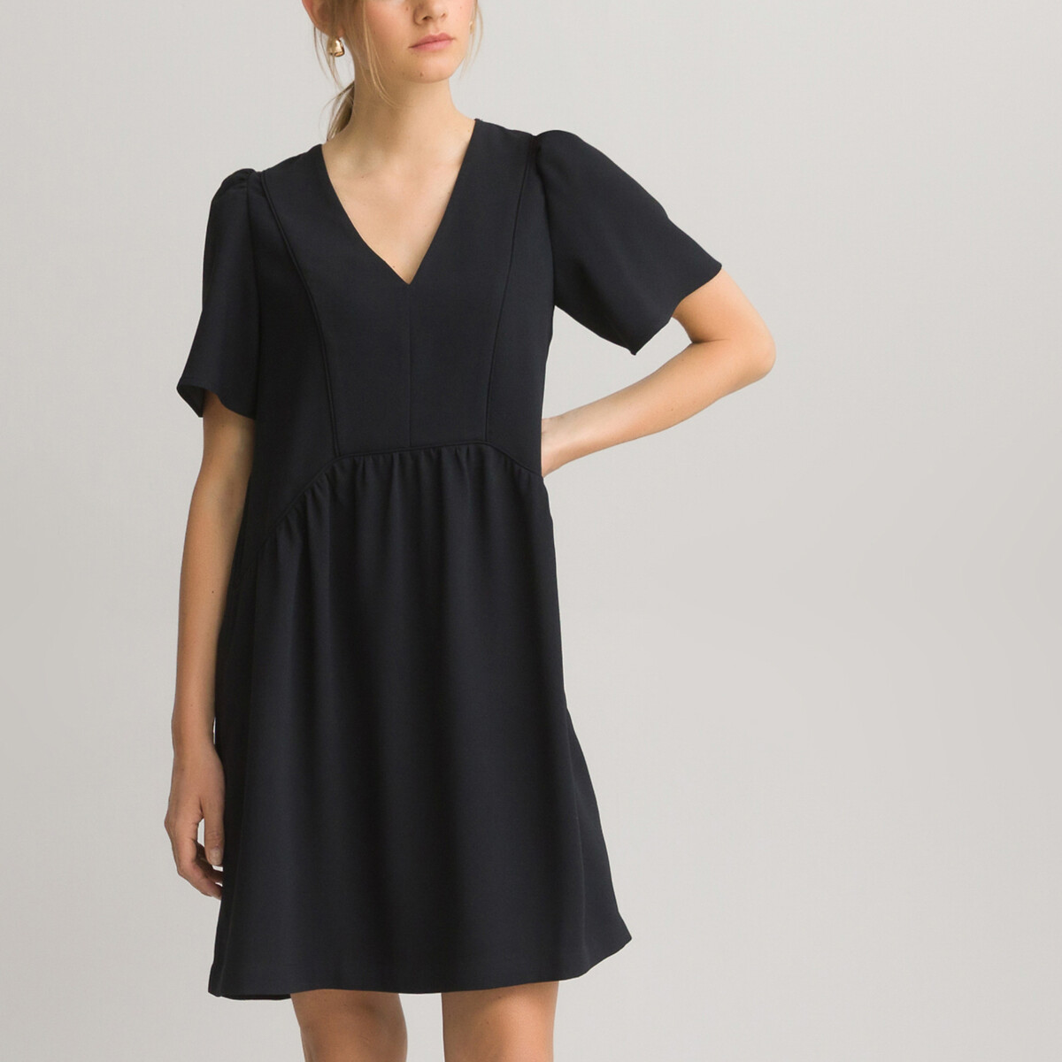 Платье LaRedoute Расклешенное с V-образным вырезом и короткими рукавами 40 черный, размер 40 - фото 1