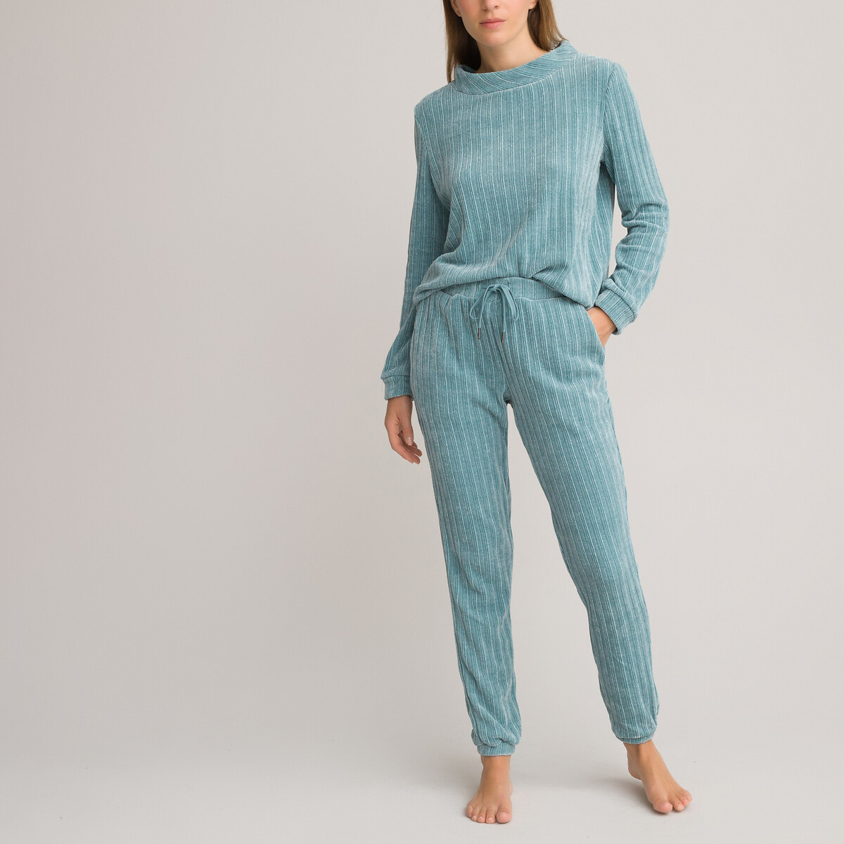 

Пижама LA REDOUTE COLLECTIONS, Зеленый, С длинными рукавами и воротником-стойкой из трикотажа 38/40 (FR) - 44/46 (RUS) зеленый