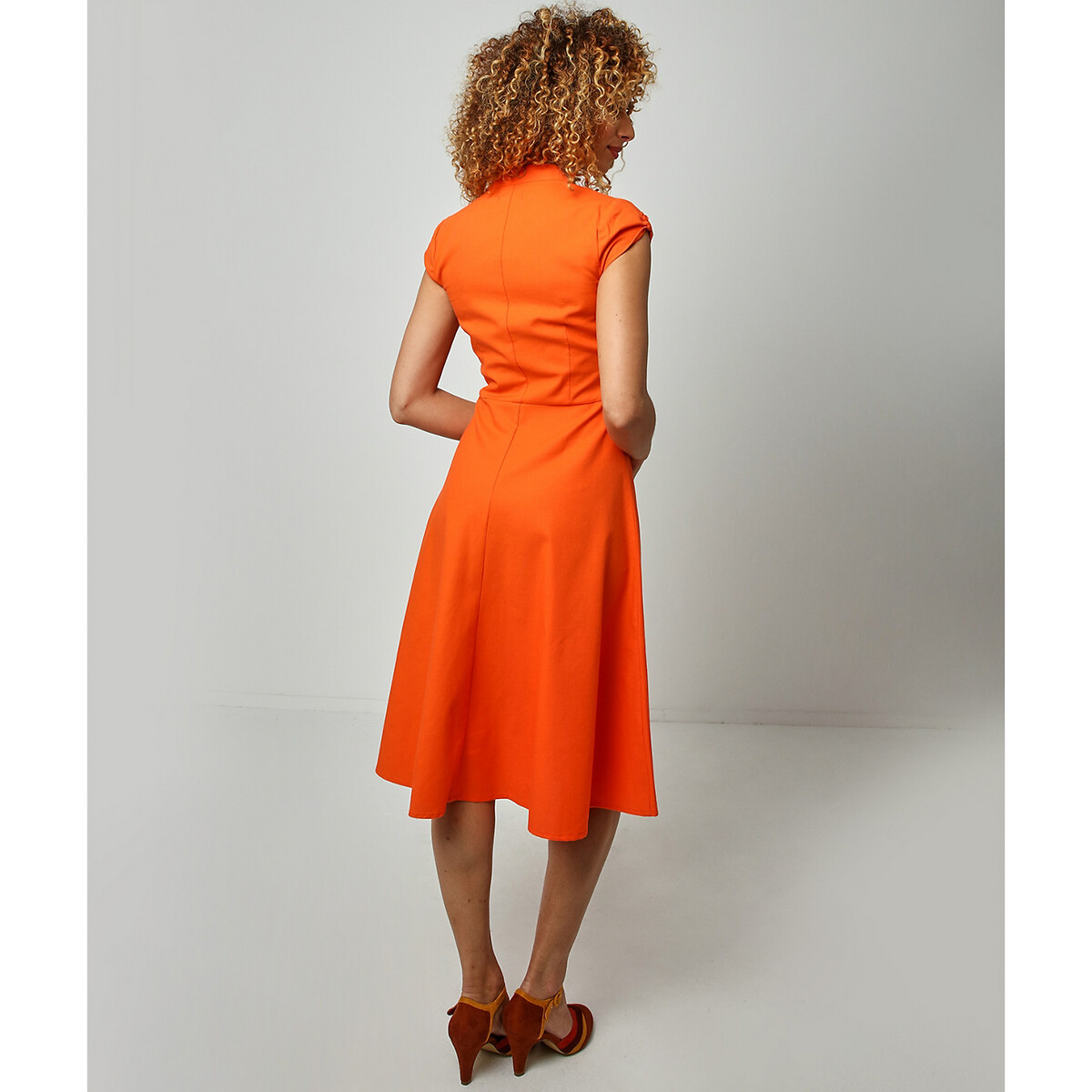 Платье LaRedoute До колен расклешенное v-образный вырез на пуговицах 40 (FR) - 46 (RUS) оранжевый, размер 40 (FR) - 46 (RUS) До колен расклешенное v-образный вырез на пуговицах 40 (FR) - 46 (RUS) оранжевый - фото 2