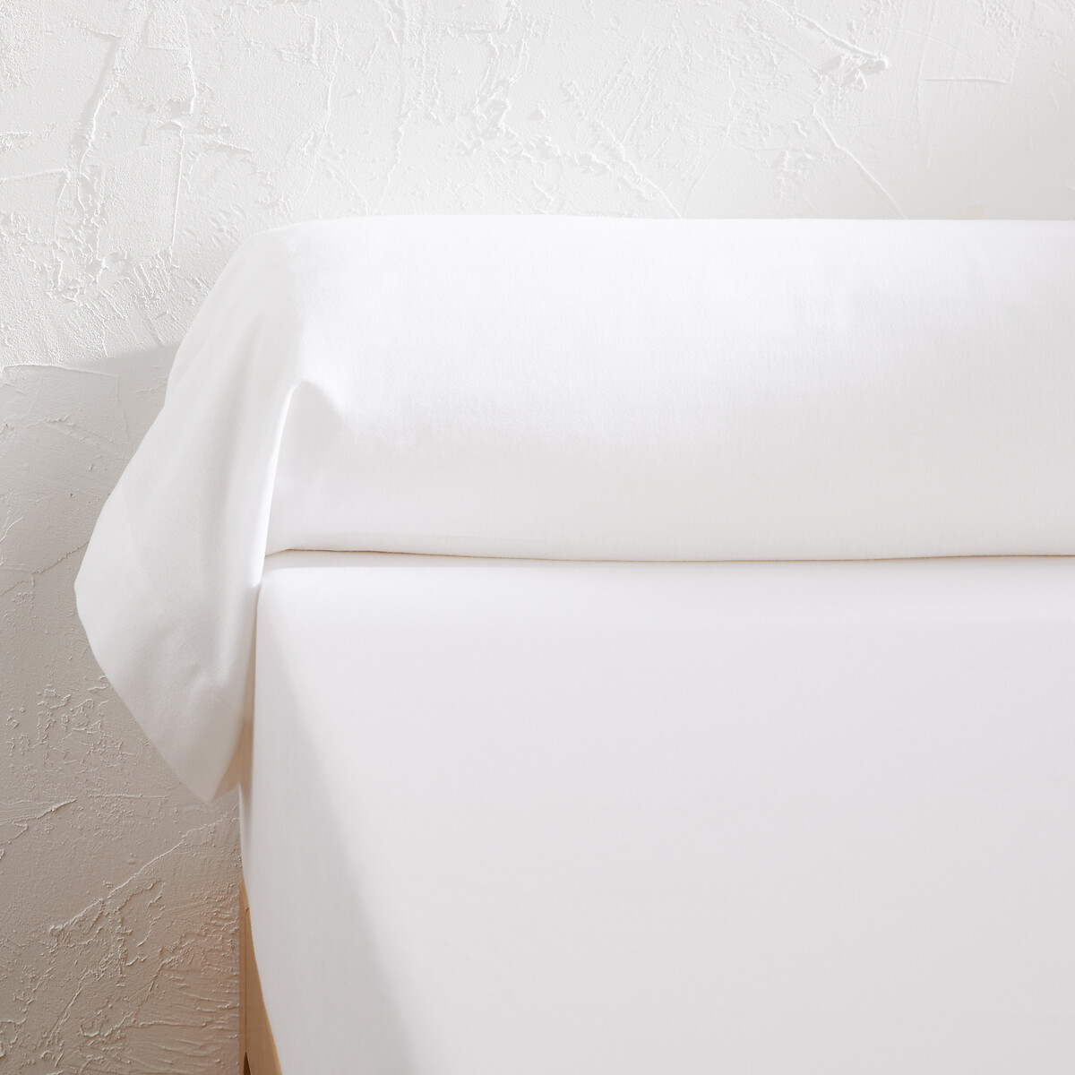цена Наволочка на подушку-валик из хлопковой фланели Clara 85 x 185 см белый