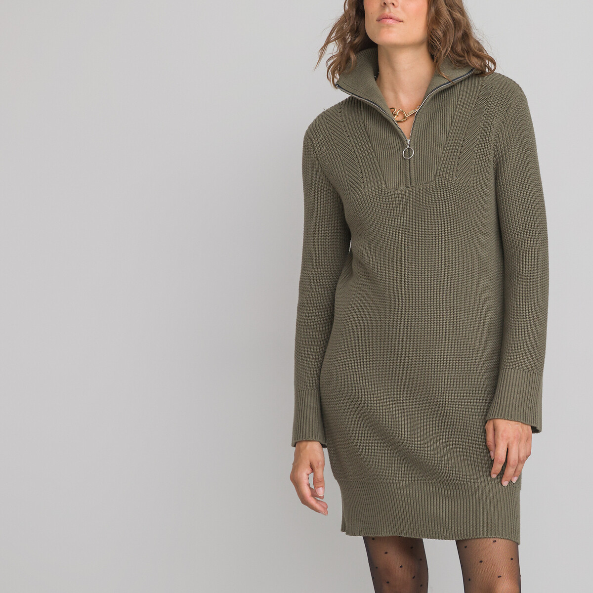 Платье-пуловер короткое с воротником-стойкой длинные рукава L зеленый
