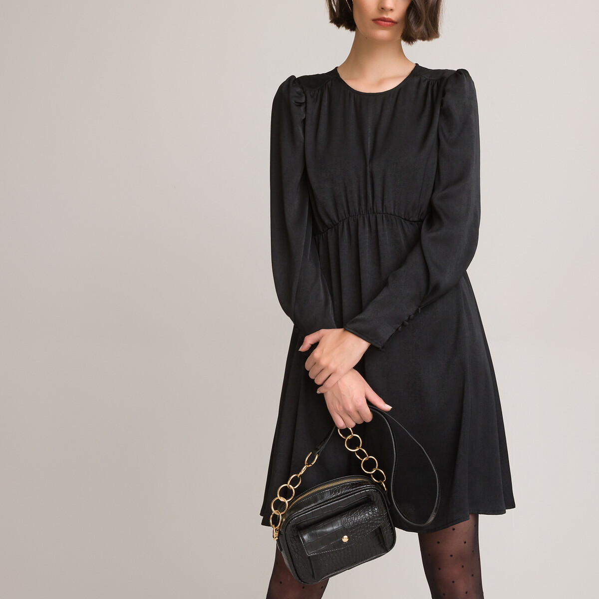 Платье Короткое расклешенное с длинными рукавами 48 черный