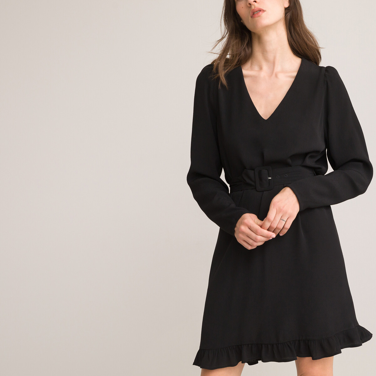 Платье расклешенное короткое с длинными рукавами 54 черный платье короткое расклешенное с длинными рукавами xl синий
