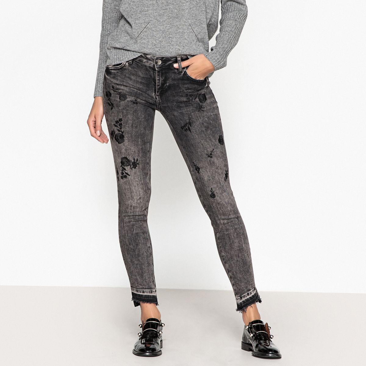Jean skinny broderies et strass