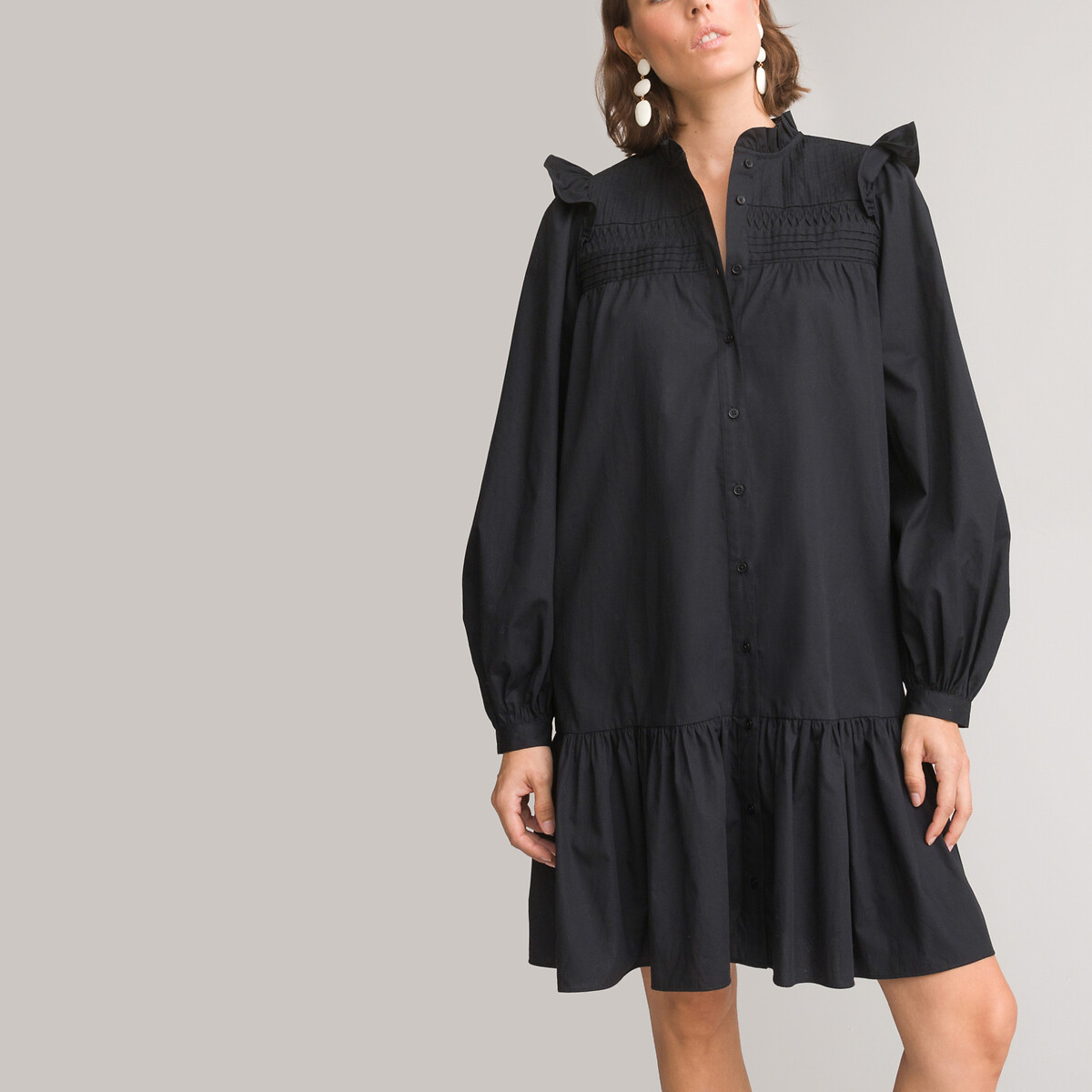 цена Платье короткое расклешенное длинные рукава 44 черный
