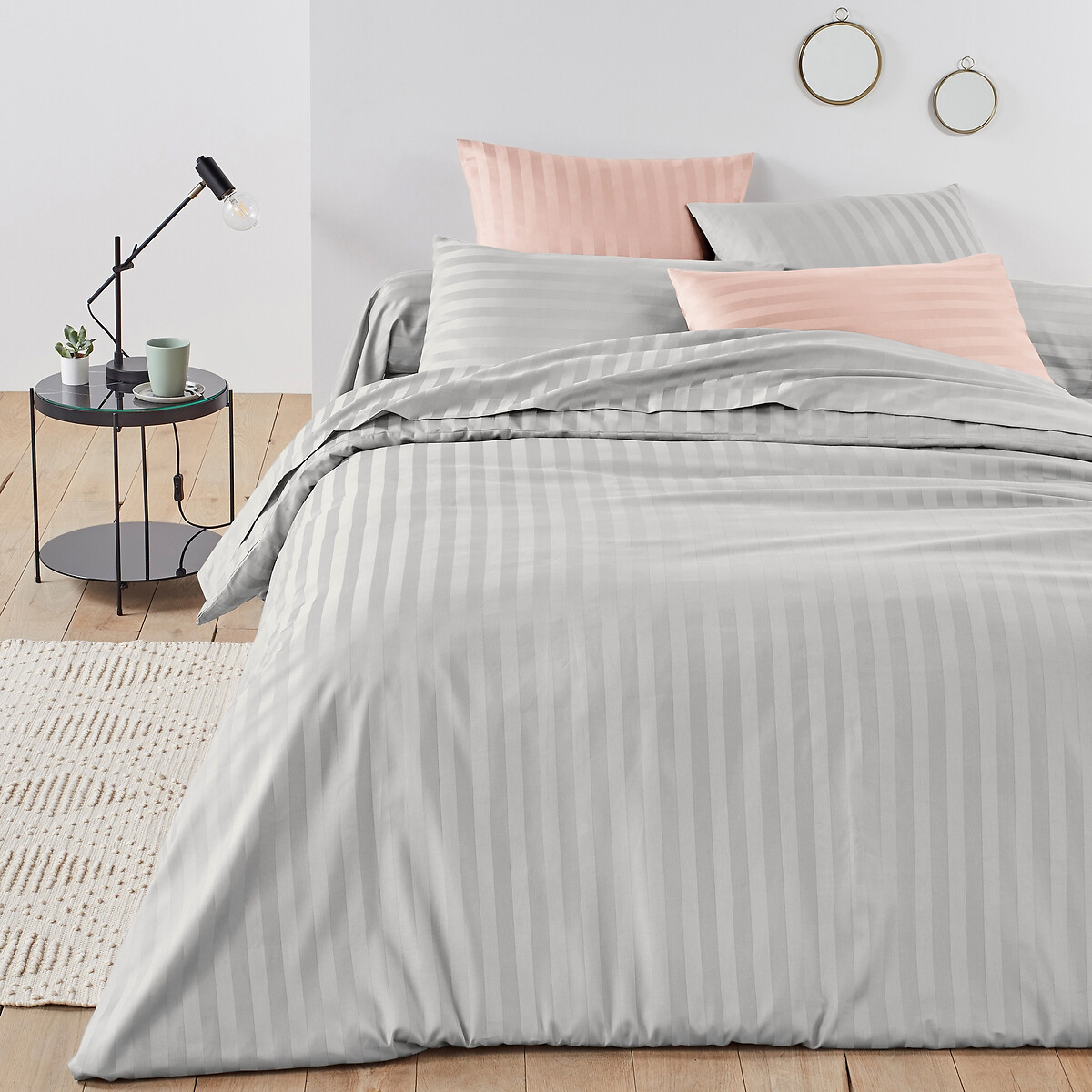 

Пододеяльник La Redoute, Серый, Из хлопкового сатина с тканым рисунком в полоску 240 x 220 см серый