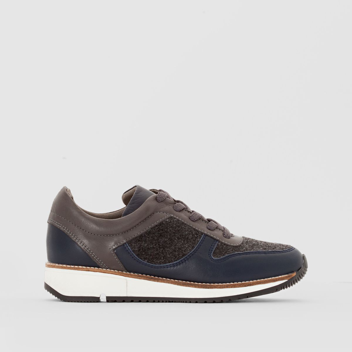 Baskets running cuir