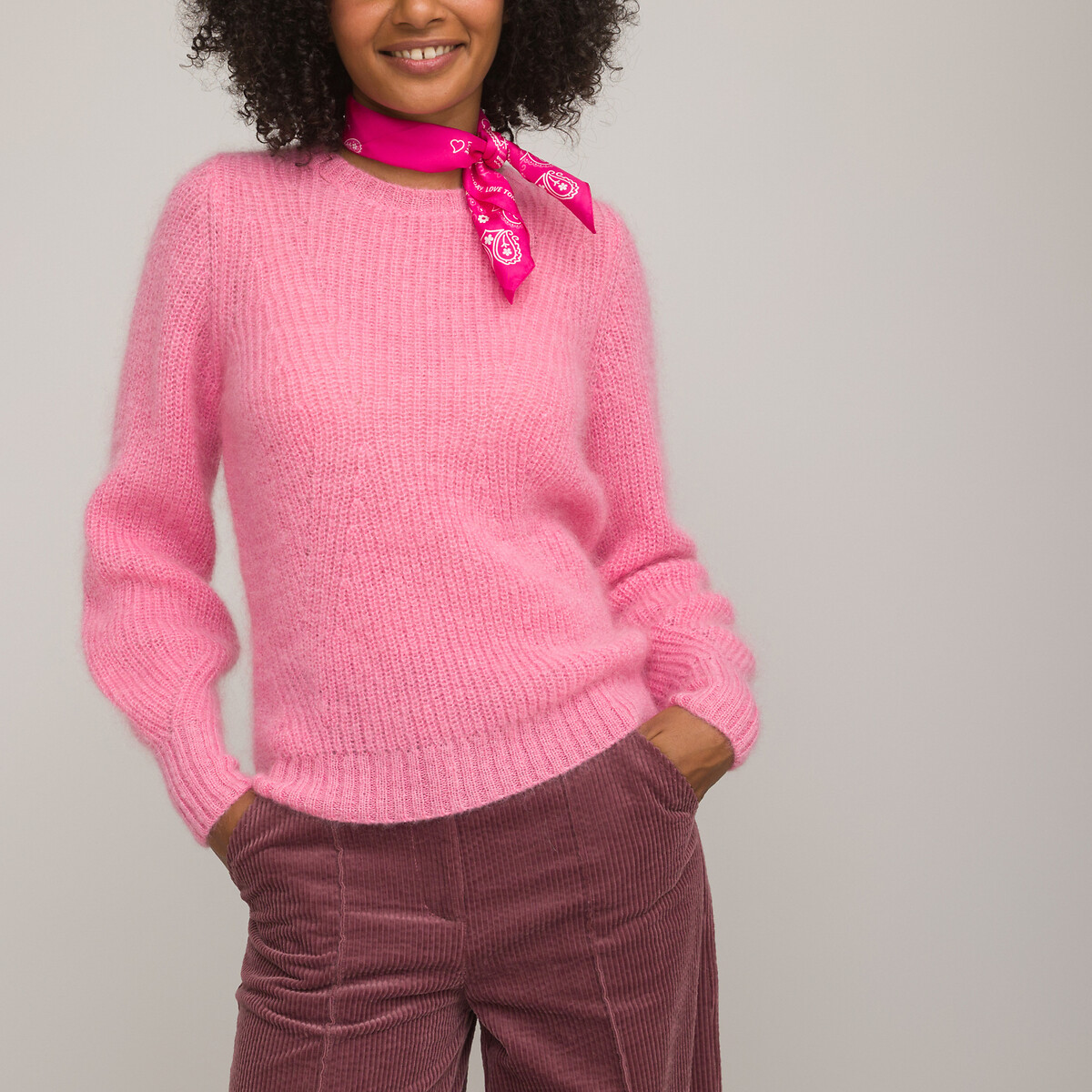 Пуловер с круглым вырезом из объемного смешанного трикотажа с мохером S розовый пуловер с круглым вырезом из объемного трикотажа xxl зеленый