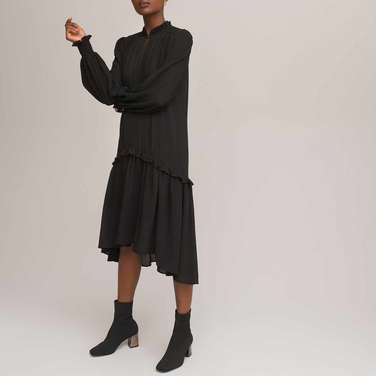 Платье С расклешенной юбкой небольшим воротником и длинными рукавами 42 черный