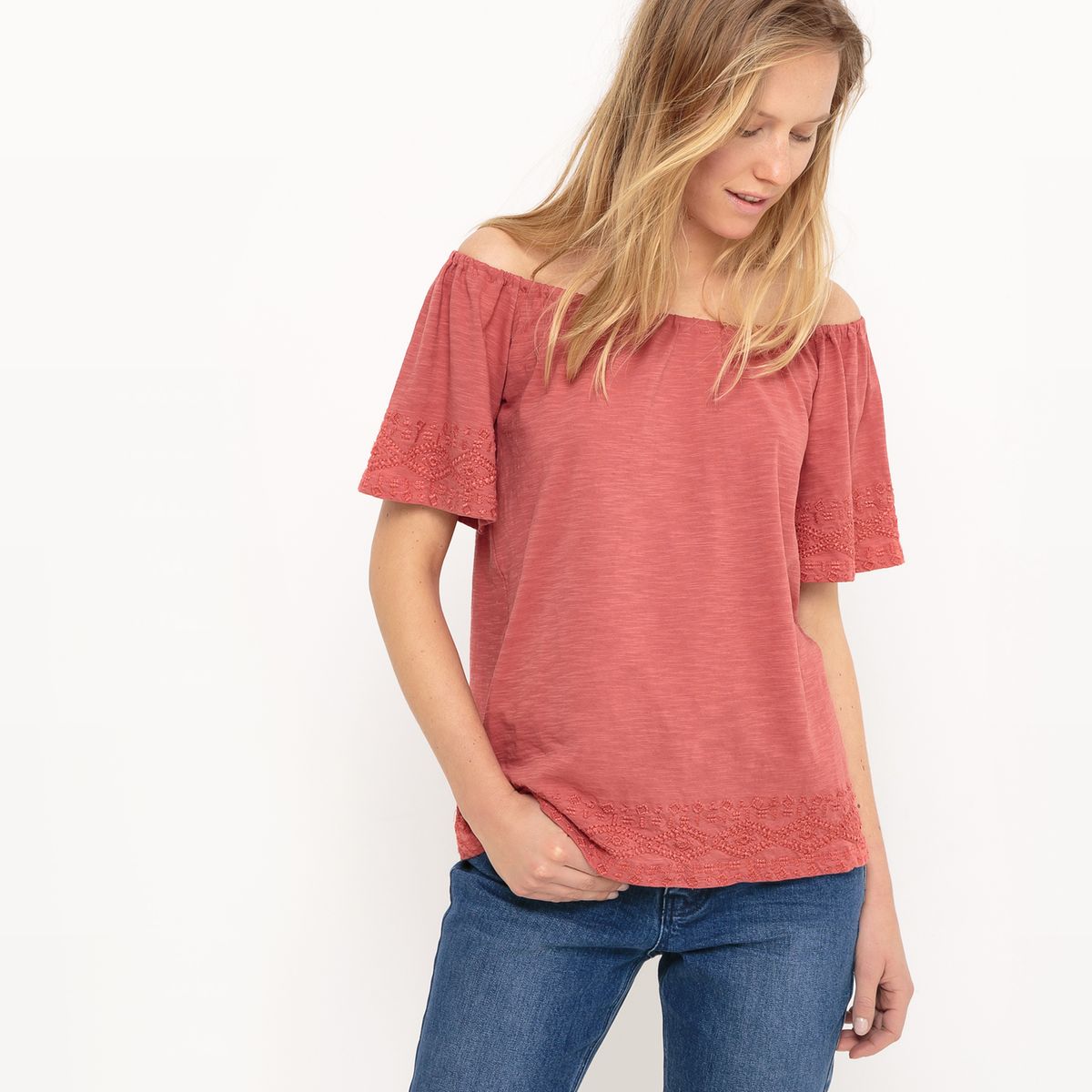 Blouse épaules dénudées, brodée