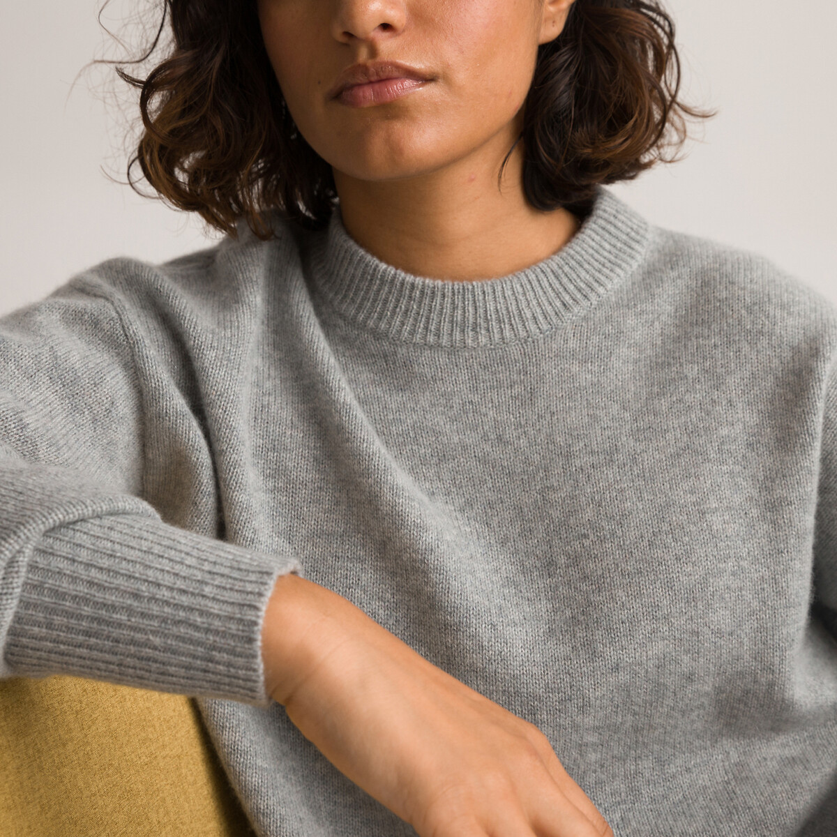 Пуловер С круглым вырезом из трикотажа меланж с кашемиром L серый