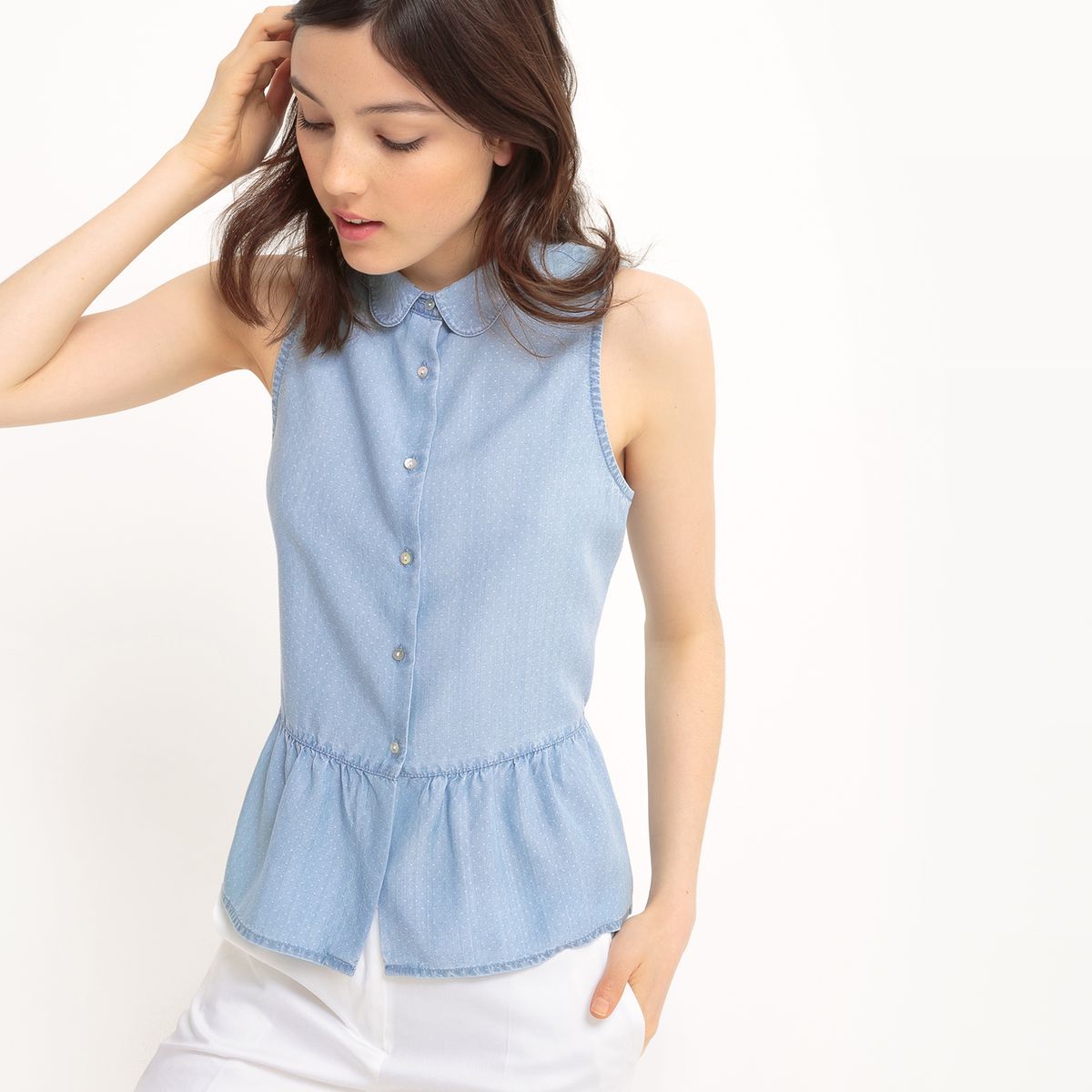Blouse à basque, denim pois, col feston