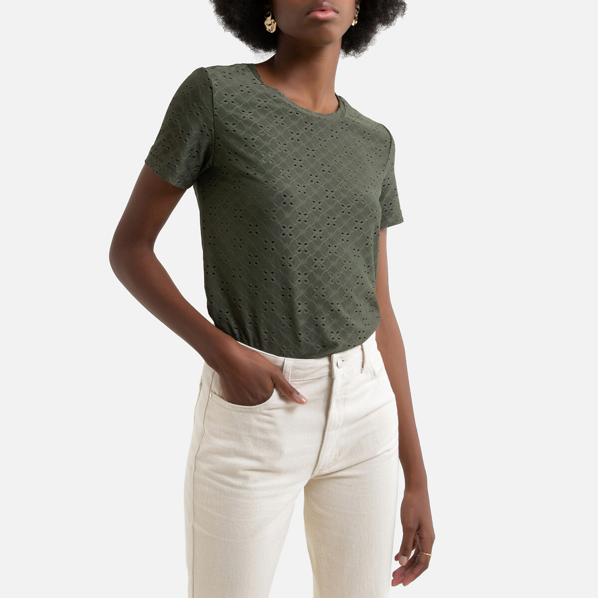 T-shirt com bordado inglês