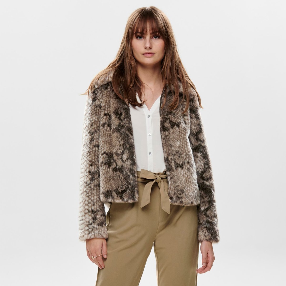Пальто La Redoute Короткое с застежкой на молнию и прямым воротником XS бежевый lbellagiovanna redfushia белый бежевый xs