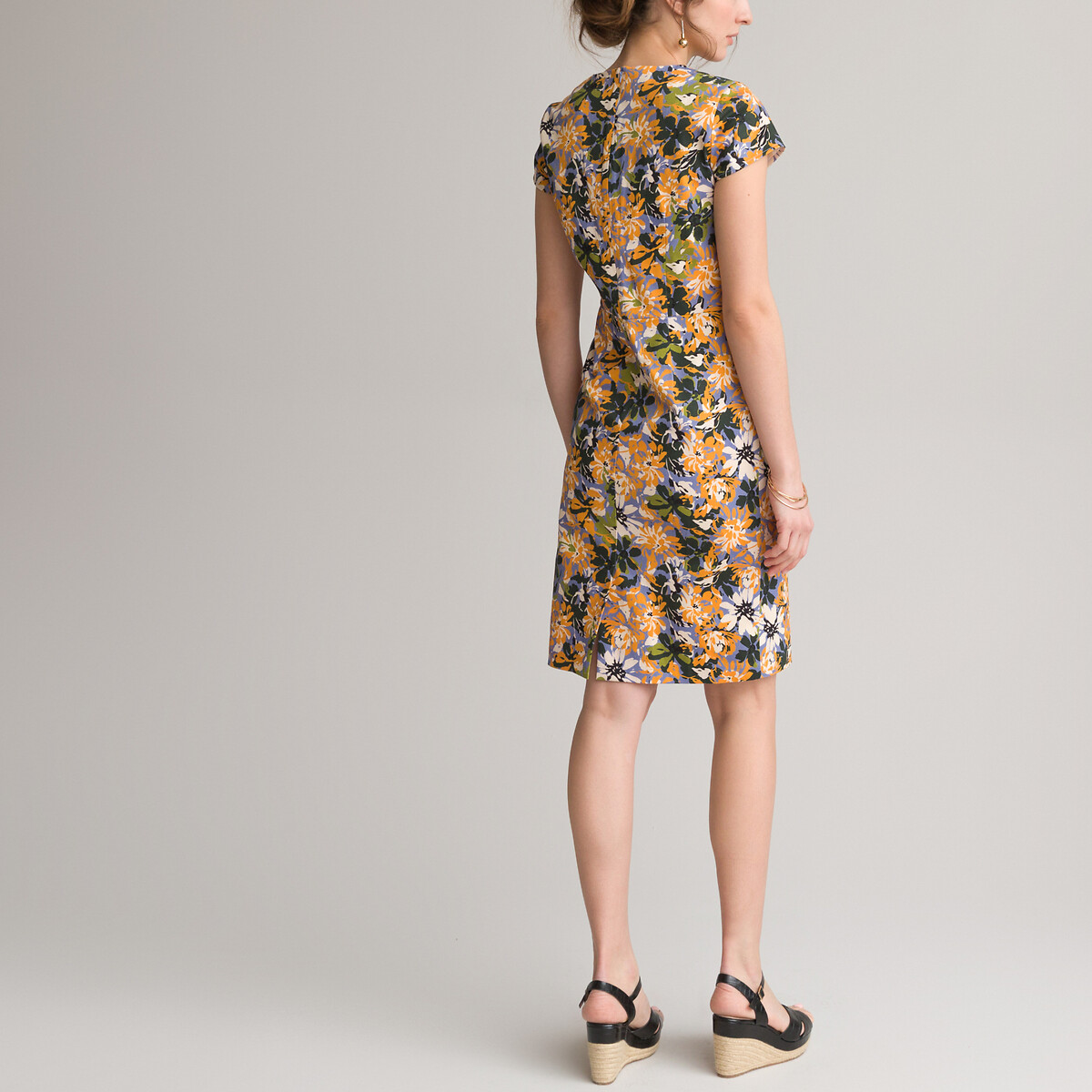 Платье ANNE WEYBURN Средней длины с цветочным принтом 56 разноцветный, размер 56 - фото 4