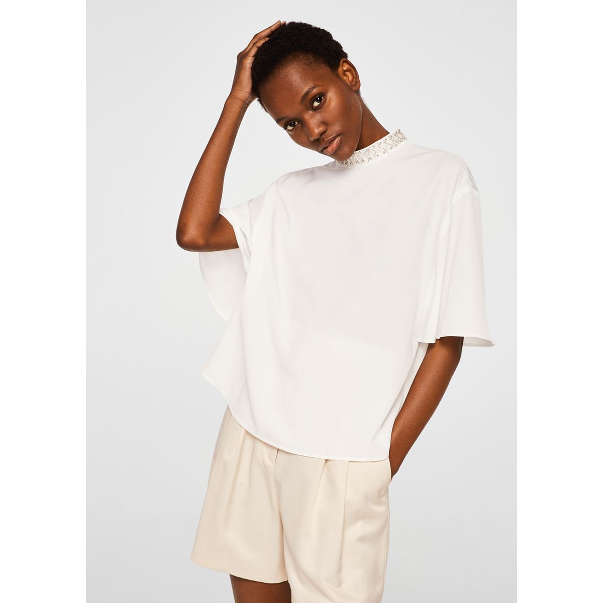 Blouse fluide ornements col