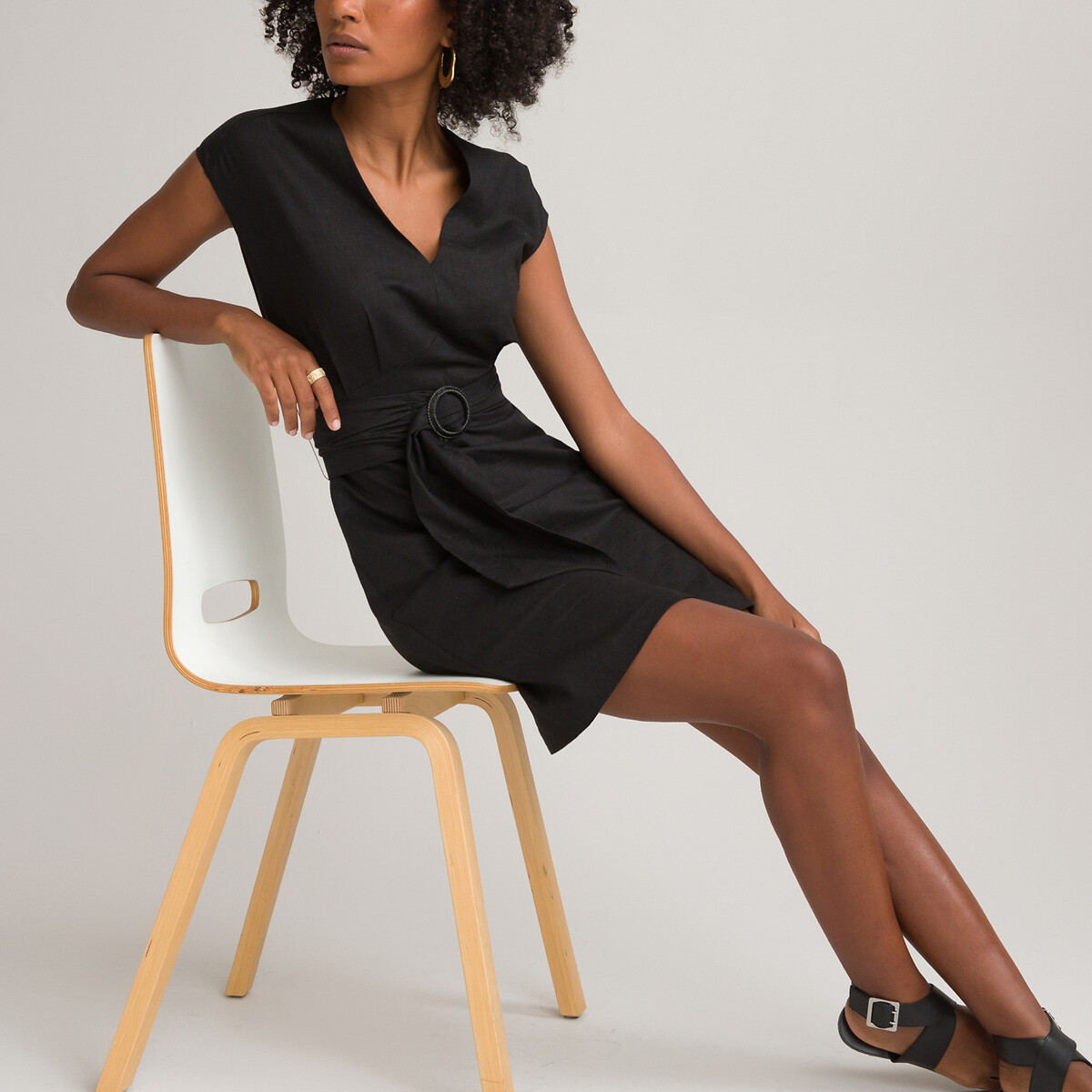 Платье LA REDOUTE COLLECTIONS Короткое с V-образным вырезом из смесового льна 54 черный, размер 54 - фото 2