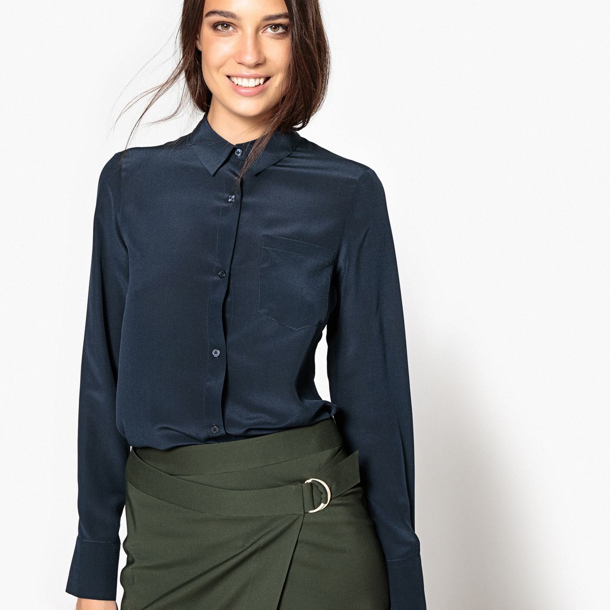 Chemise en soie, poche coté