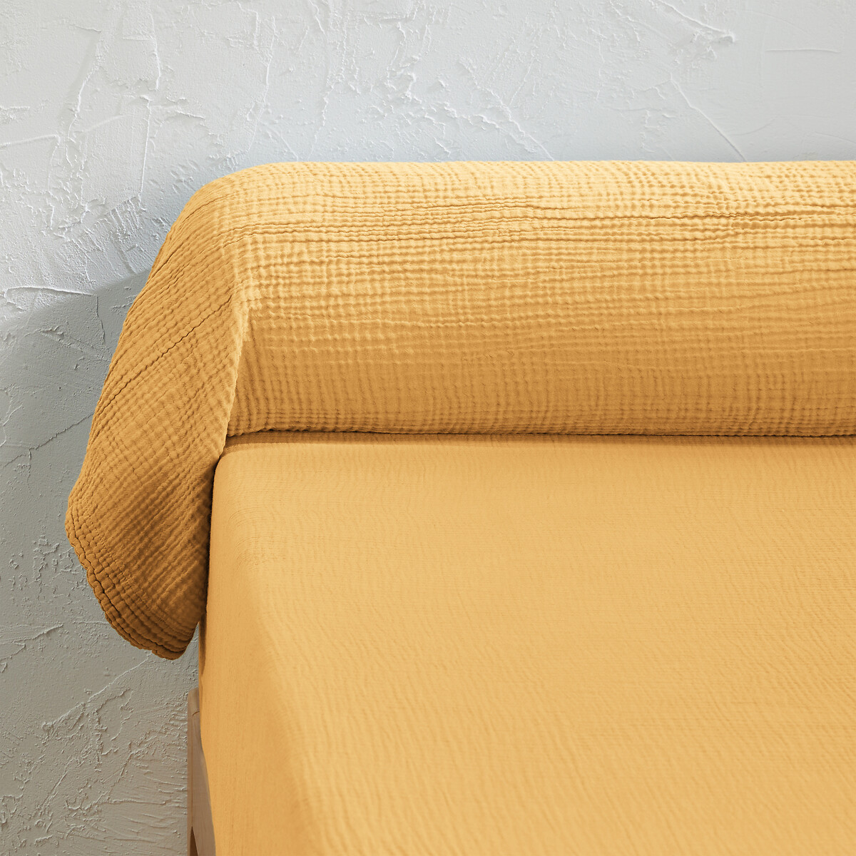 Наволочка на подушку-валик однотонная из газовой хлопчатобумажной ткани Kumla 85 x 185 см желтый простыня стандартная из хлопчатобумажной газовой ткани kumla 240 x 290 см фиолетовый