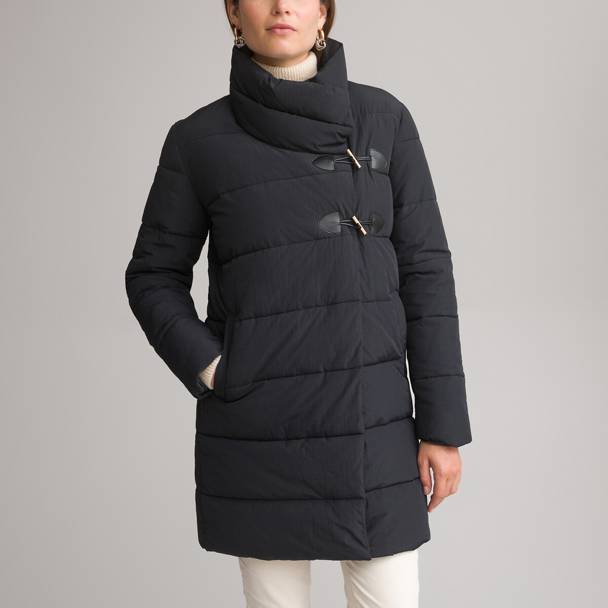 Куртка стеганая средней длины застежка на молнию зимняя модель 36 (FR) - 42 (RUS) черный куртка стеганая средней длины на кнопках m синий