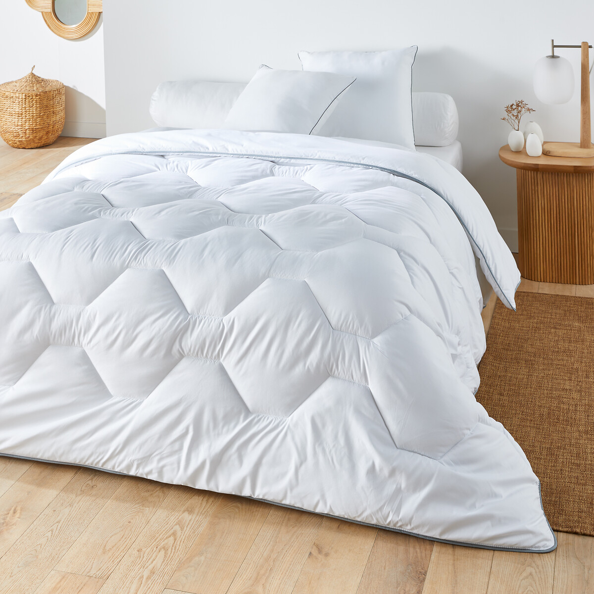 Одеяло из синтетического материала для прохладных помещений Confort htel  240 x 220 см белый LaRedoute, размер 240 x 220 см - фото 1