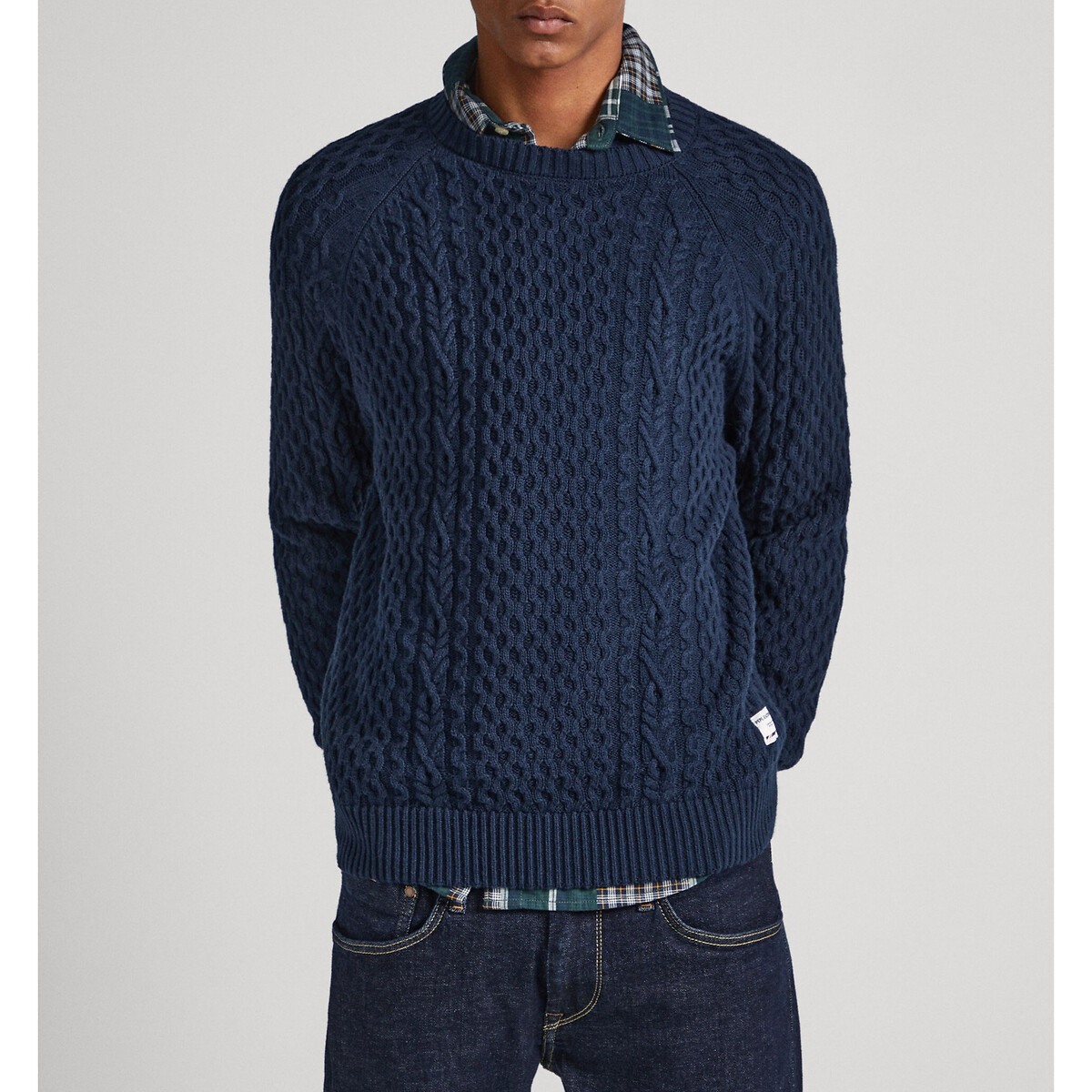 Пуловер с круглым вырезом из текстурированного трикотажа M синий пуловер с круглым вырезом из трикотажа с узором косы m оранжевый