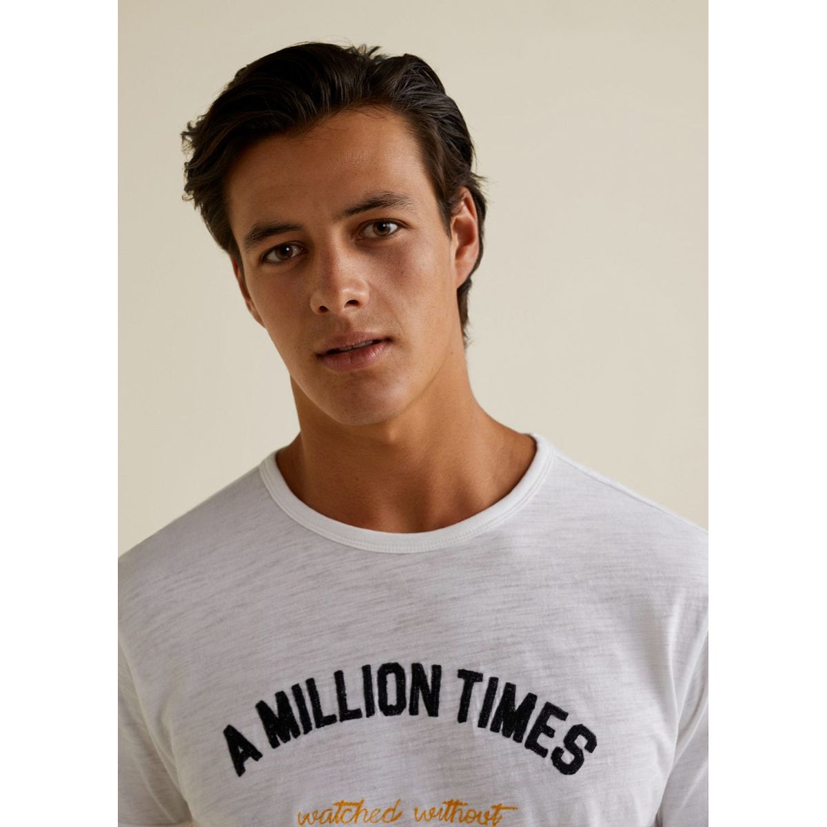 T-shirt message brodé