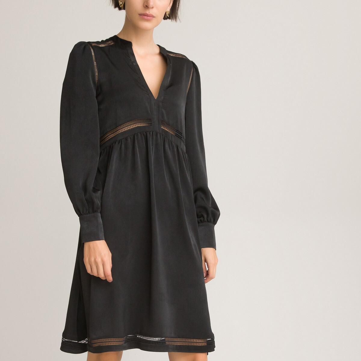 Платье короткое расклешенное с длинными рукавами 40 черный платье короткое расклешенное принт в горошек 40 черный