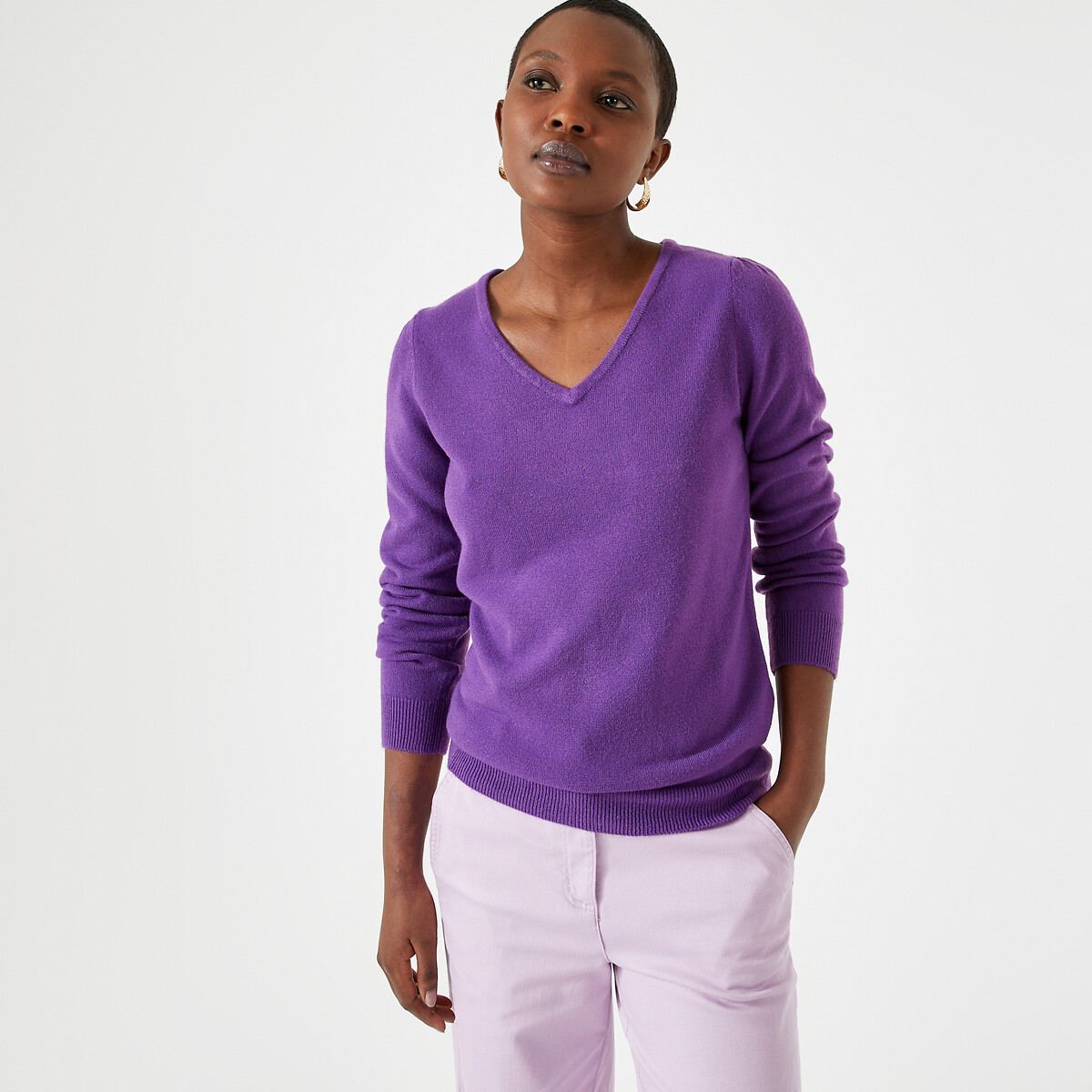 Пуловер с V-образным вырезом из тонкого трикотажа 46/48 (FR) - 52/54 (RUS) фиолетовый