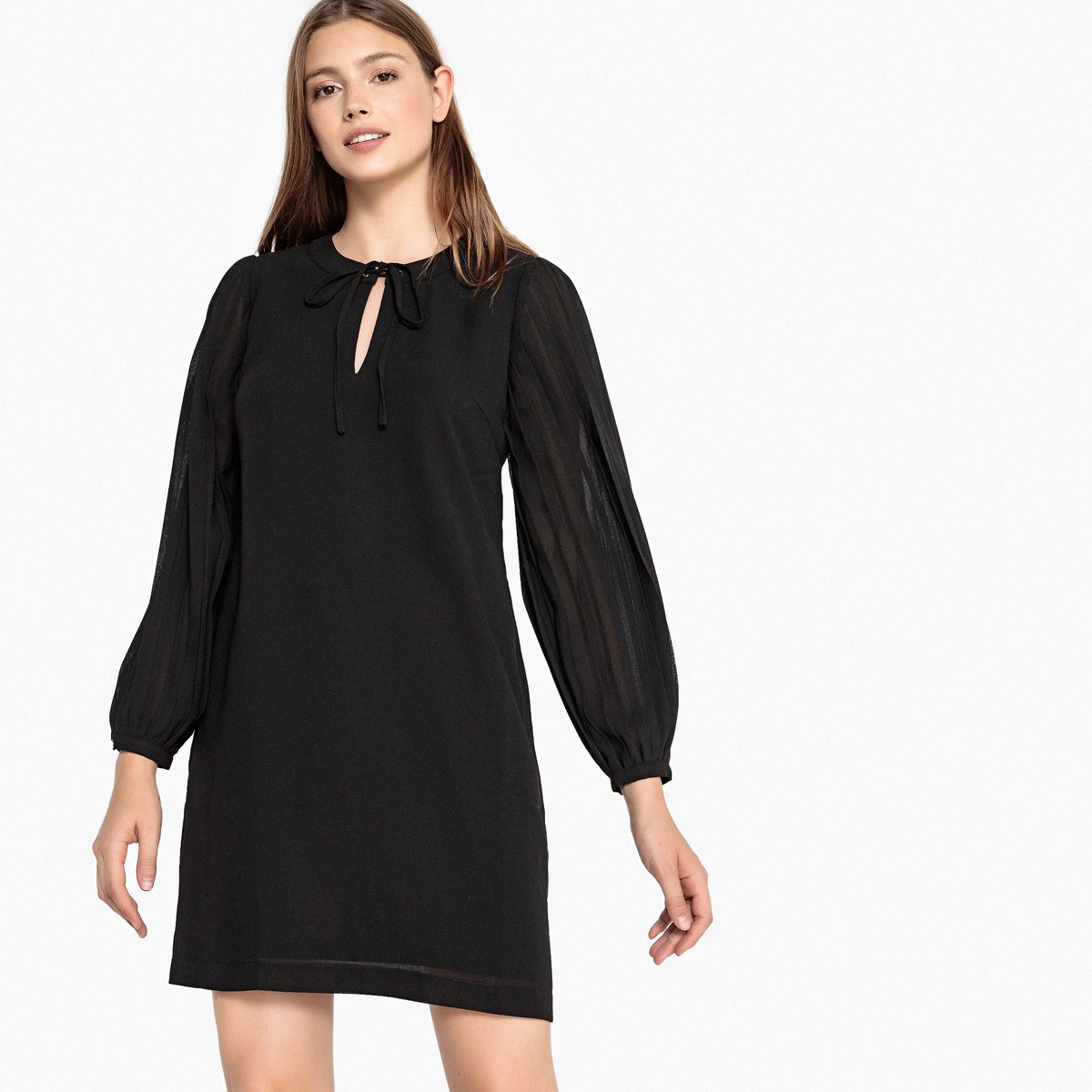 This dress you well. Платье Инсити черное. Платье Incity черное. Платье лодочка. Платье плиссированное с рукавами.