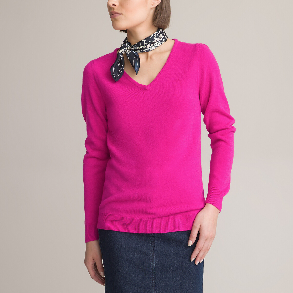 Пуловер с V-образным вырезом из тонкого трикотажа 46/48 (FR) - 52/54 (RUS) розовый